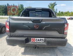 نيسان تيتان